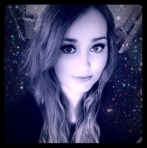 Meet your Posher, Amelia